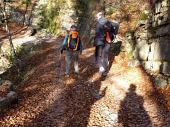 02 Luca e Piero sulla stradina autunnale
